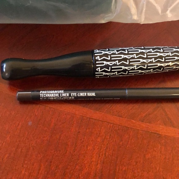 Mac cosmetics set - Picture 7 of 7